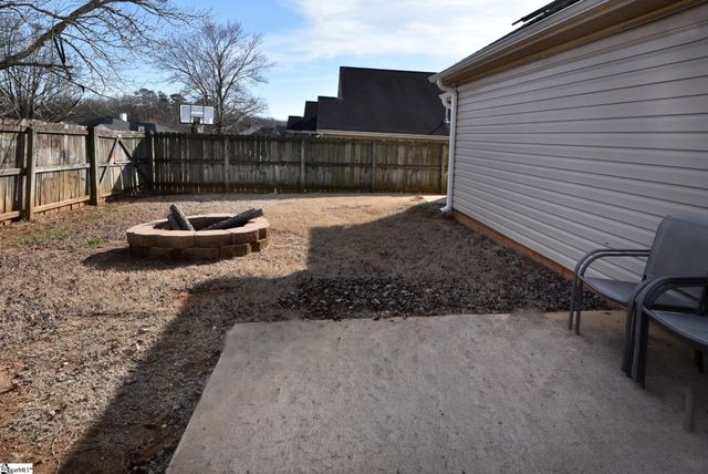 100 Golden Leaf Lane, Simpsonville, SC 29681