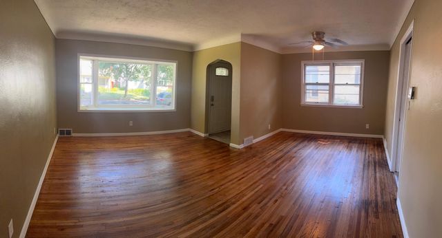 966 Hawthorne Avenue E, Saint Paul, MN 55106