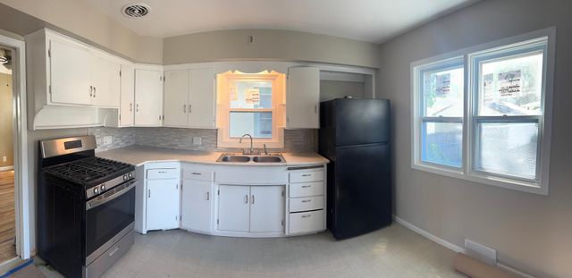 966 Hawthorne Avenue E, Saint Paul, MN 55106