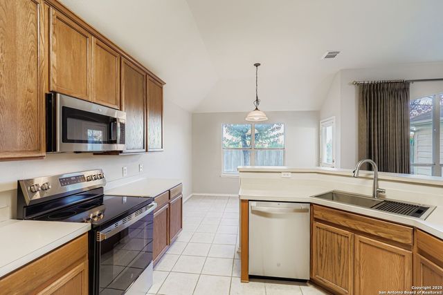 937 Forest Ridge, Schertz, TX 78154