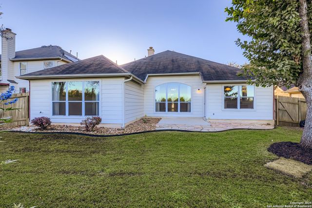 937 Forest Ridge, Schertz, TX 78154