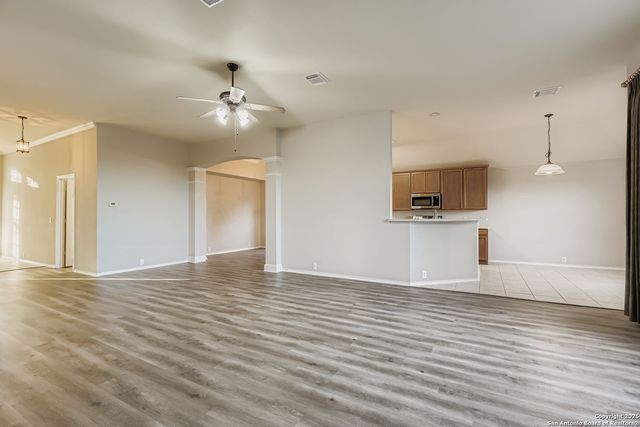 937 Forest Ridge, Schertz, TX 78154