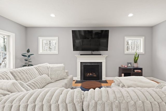 36 Gilchrest, Lunenburg, MA 01462