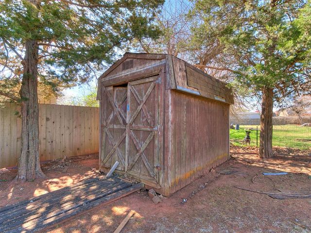 7805 Westwood Lane, Oklahoma City, OK 73169