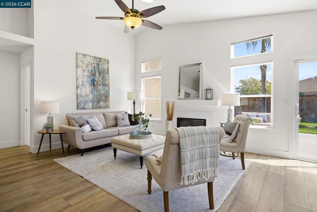 4606 Chelsea Dr, Oakley, CA 94561