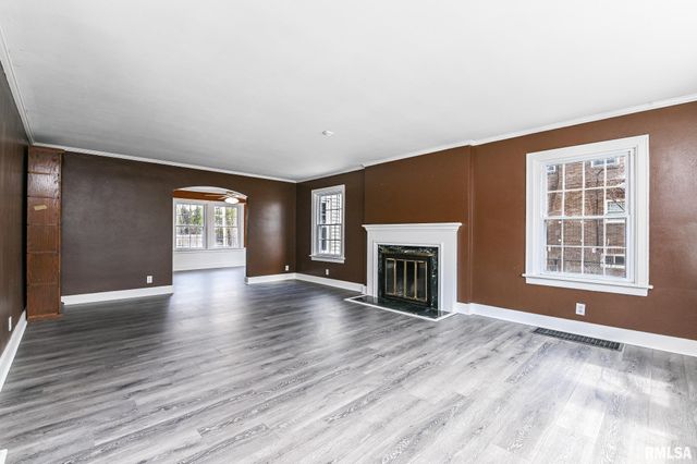 515 W ARMSTRONG Avenue, Peoria, IL 61606