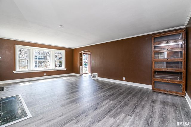 515 W ARMSTRONG Avenue, Peoria, IL 61606