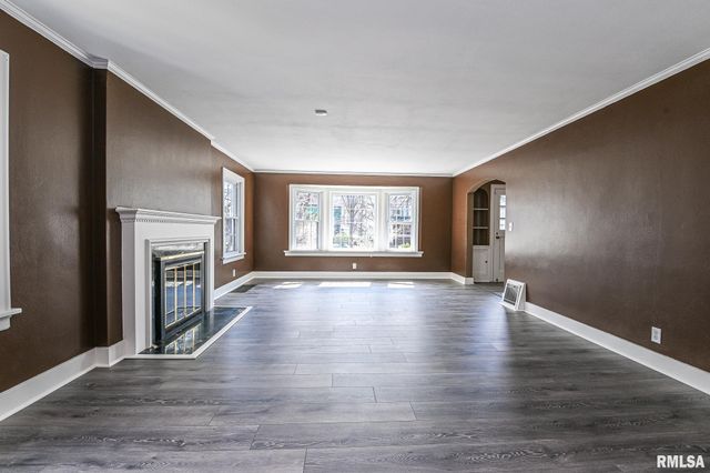 515 W ARMSTRONG Avenue, Peoria, IL 61606