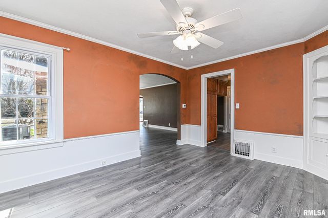 515 W ARMSTRONG Avenue, Peoria, IL 61606