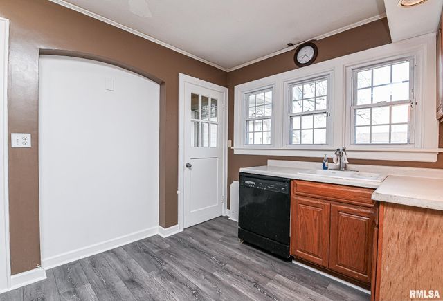 515 W ARMSTRONG Avenue, Peoria, IL 61606