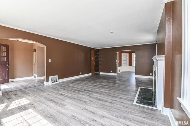 515 W ARMSTRONG Avenue, Peoria, IL 61606