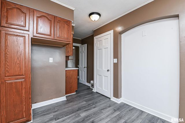 515 W ARMSTRONG Avenue, Peoria, IL 61606