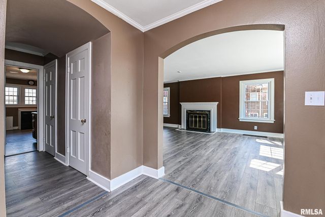 515 W ARMSTRONG Avenue, Peoria, IL 61606