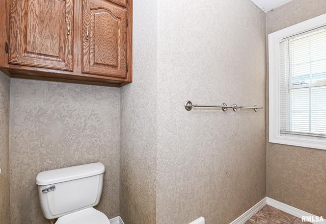 515 W ARMSTRONG Avenue, Peoria, IL 61606