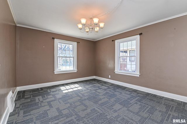 515 W ARMSTRONG Avenue, Peoria, IL 61606