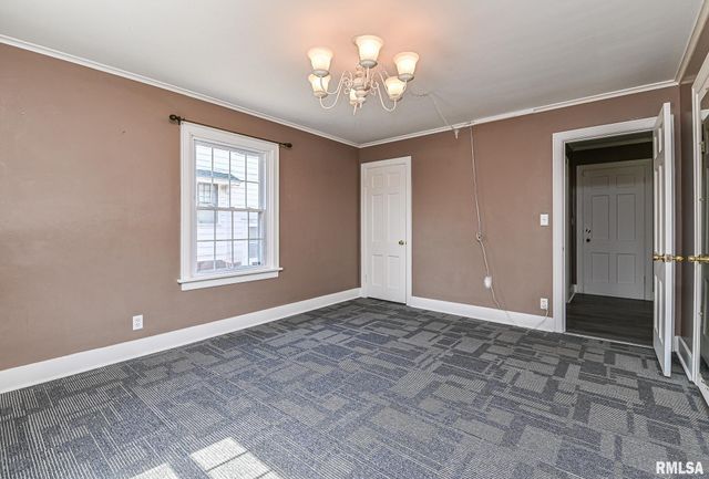 515 W ARMSTRONG Avenue, Peoria, IL 61606