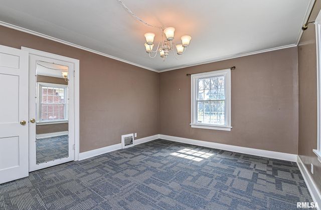 515 W ARMSTRONG Avenue, Peoria, IL 61606