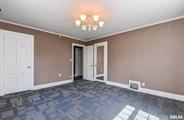 515 W ARMSTRONG Avenue, Peoria, IL 61606