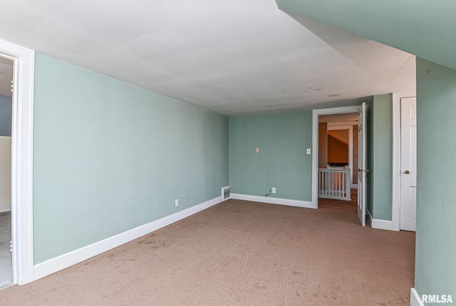 515 W ARMSTRONG Avenue, Peoria, IL 61606