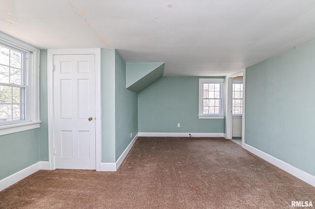 515 W ARMSTRONG Avenue, Peoria, IL 61606