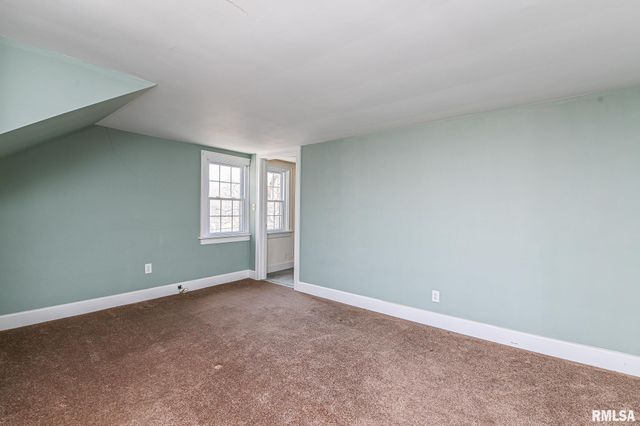 515 W ARMSTRONG Avenue, Peoria, IL 61606