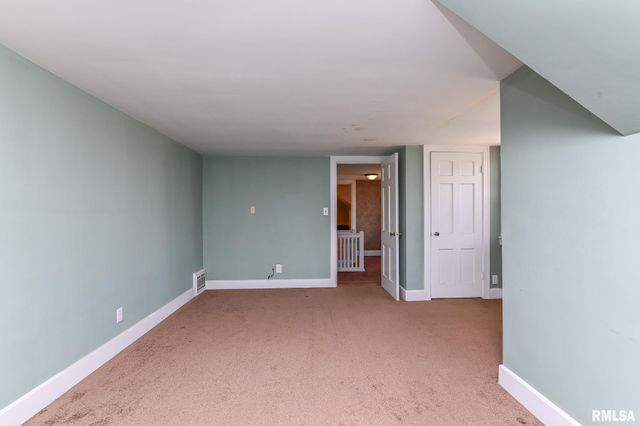 515 W ARMSTRONG Avenue, Peoria, IL 61606