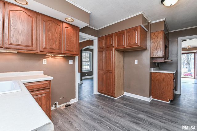 515 W ARMSTRONG Avenue, Peoria, IL 61606