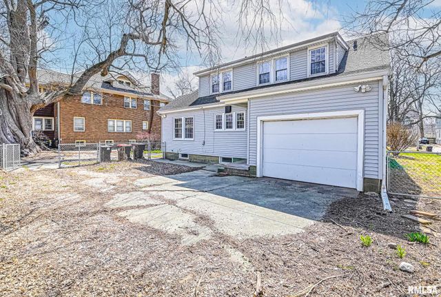 515 W ARMSTRONG Avenue, Peoria, IL 61606