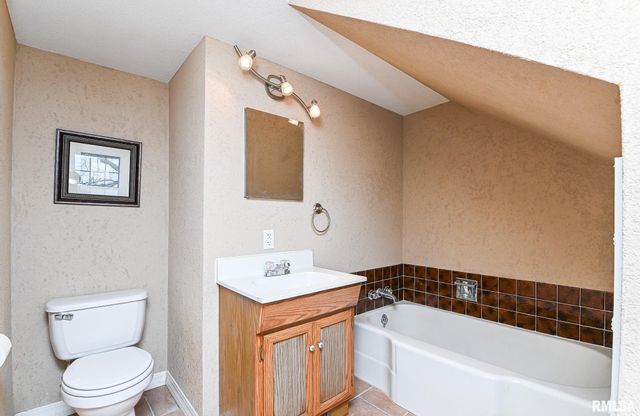 515 W ARMSTRONG Avenue, Peoria, IL 61606