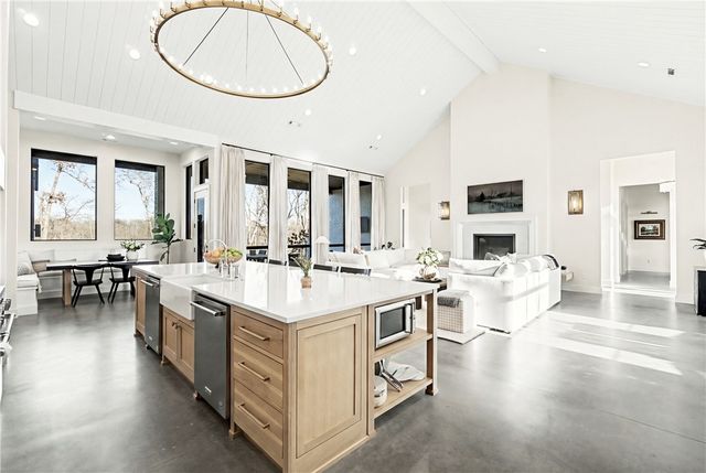 3807 Copper Ridge, Rogers, AR 72756