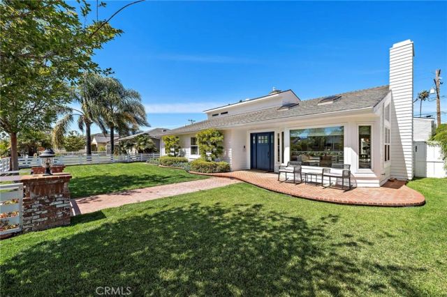 492 Magnolia Street, Costa Mesa, CA 92627