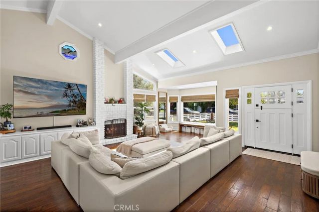 492 Magnolia Street, Costa Mesa, CA 92627