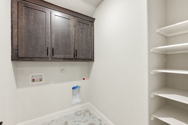 914 Cardinal Drive, Midlothian, TX 76065