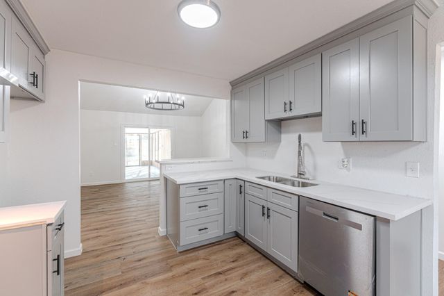 9214 Woodland Oaks Drive, Houston, TX 77040