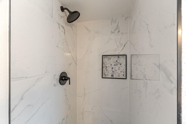 9214 Woodland Oaks Drive, Houston, TX 77040