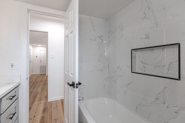 9214 Woodland Oaks Drive, Houston, TX 77040