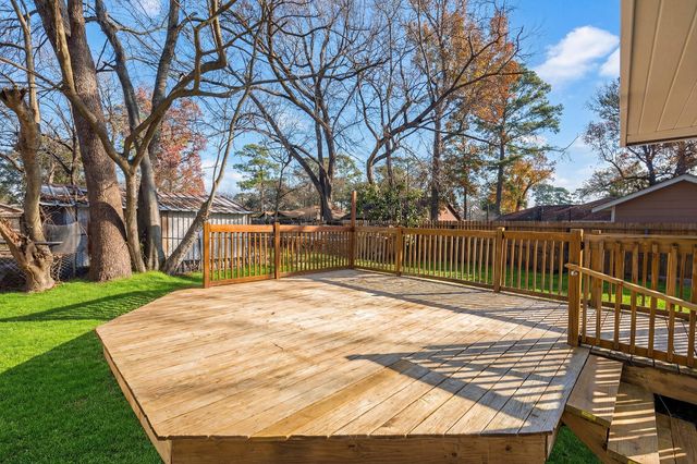 9214 Woodland Oaks Drive, Houston, TX 77040