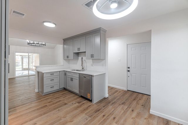 9214 Woodland Oaks Drive, Houston, TX 77040