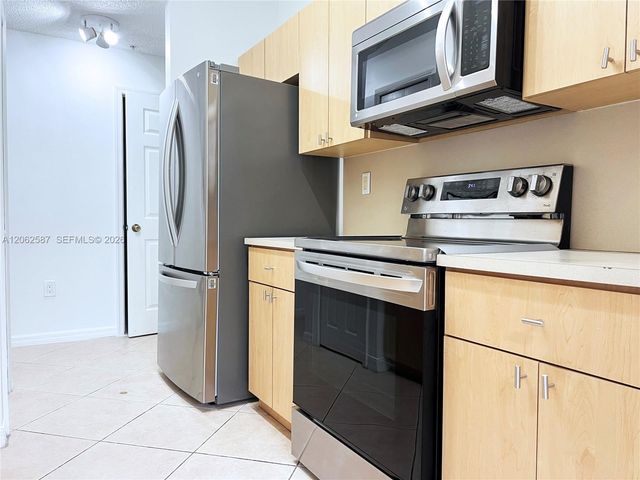 7085 Nova Drive 330, Davie, FL 33317