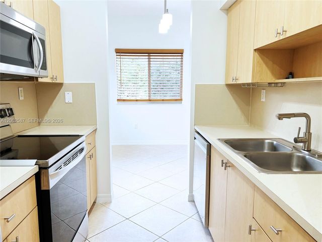 7085 Nova Drive 330, Davie, FL 33317