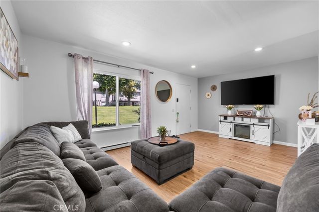 3010 Bradford D, Santa Ana, CA 92707
