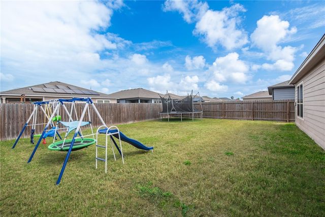 7506 QUARTZ Dr, Corpus Christi, TX 78414