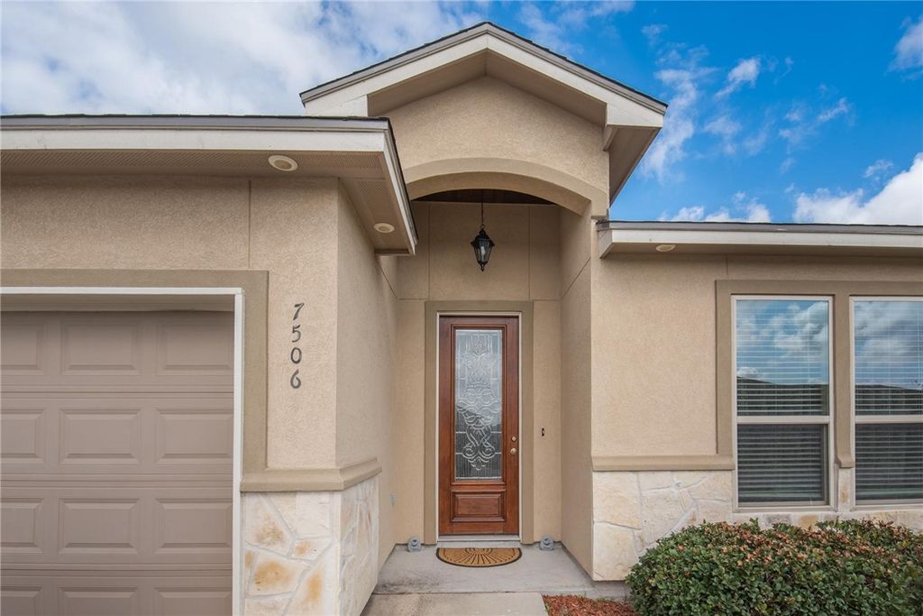 7506 QUARTZ Dr, Corpus Christi, TX 78414 — photo 3