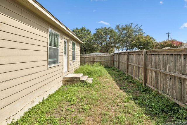 3507 ALONZO FLDS, Converse, TX 78109