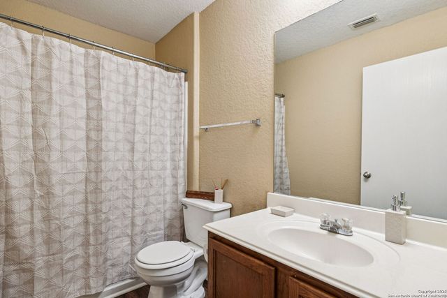 3507 ALONZO FLDS, Converse, TX 78109