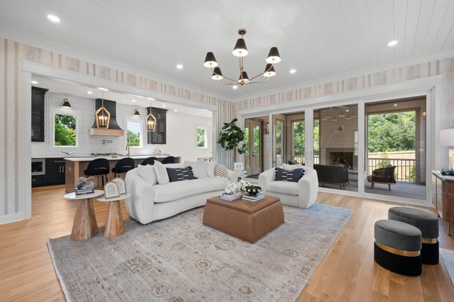 521 31st Ave, N, Nashville, TN 37209