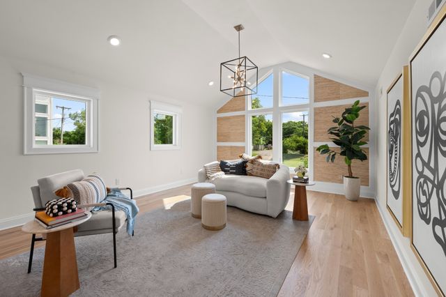 521 31st Ave, N, Nashville, TN 37209