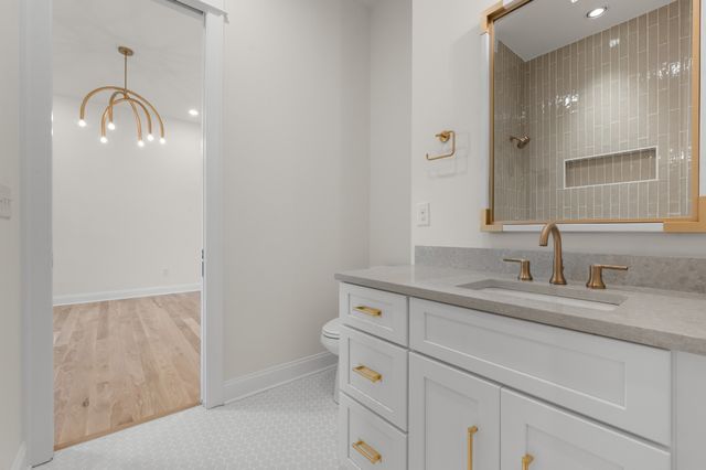 521 31st Ave, N, Nashville, TN 37209