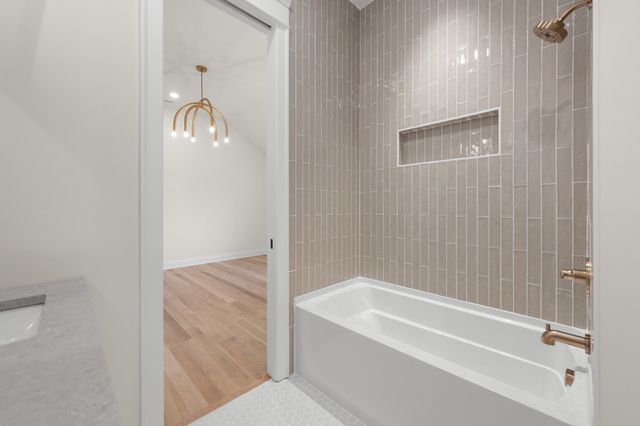 521 31st Ave, N, Nashville, TN 37209