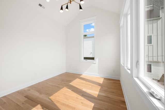 521 31st Ave, N, Nashville, TN 37209